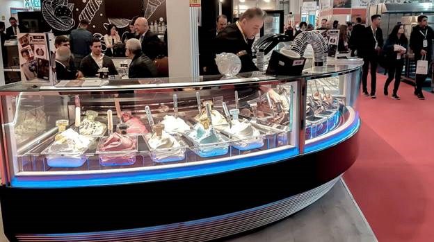 tủ trưng bày kem gelato smyrna new s45 hình 6 tu trung bay kem gelato smyrna new s45 hinh 6